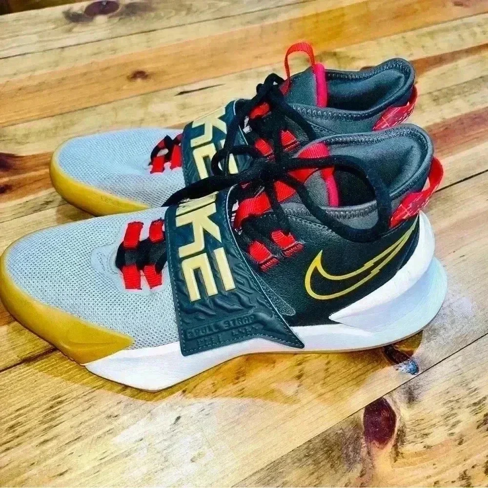 Nike Future Court Youth 5.5 C-T2866-001 super condition